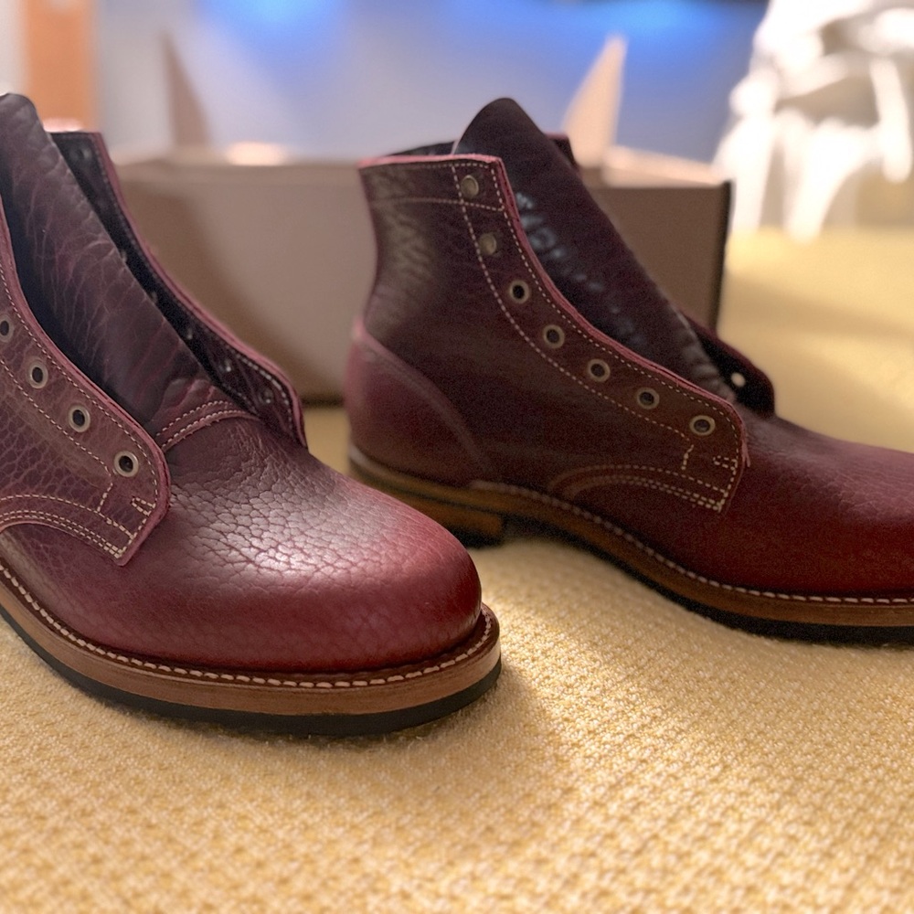 Truman Boot Black Cherry Shrunken Bison 9D NIB New!